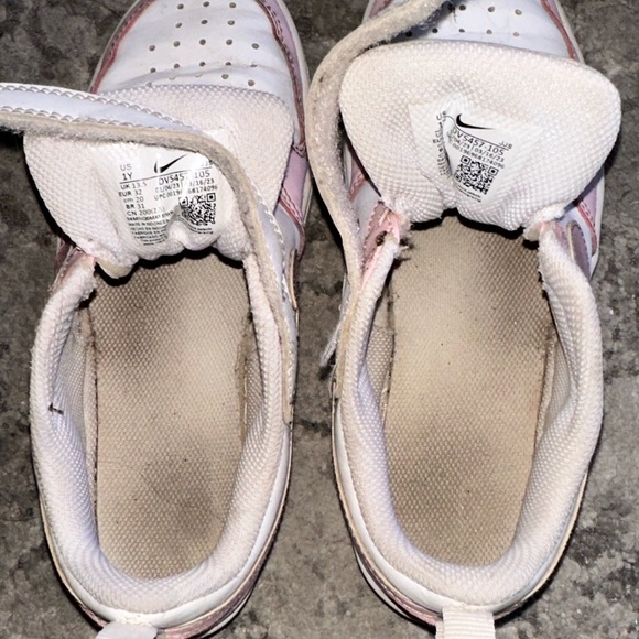 Nike Court Low Top Sneaker - Picture 6 of 6